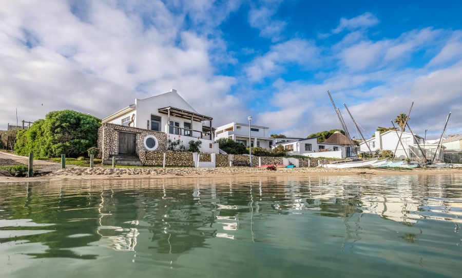 3 Bedroom Property for Sale in Middedorp Western Cape